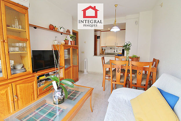 COZY APARTMENT WITH PARKING IN THE PALAMOS CENTER